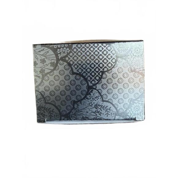 Taylor Swift Toy Chihuahua Barking At Me From A Tiny Purse Ornament In Hand - Picture 4 of 7